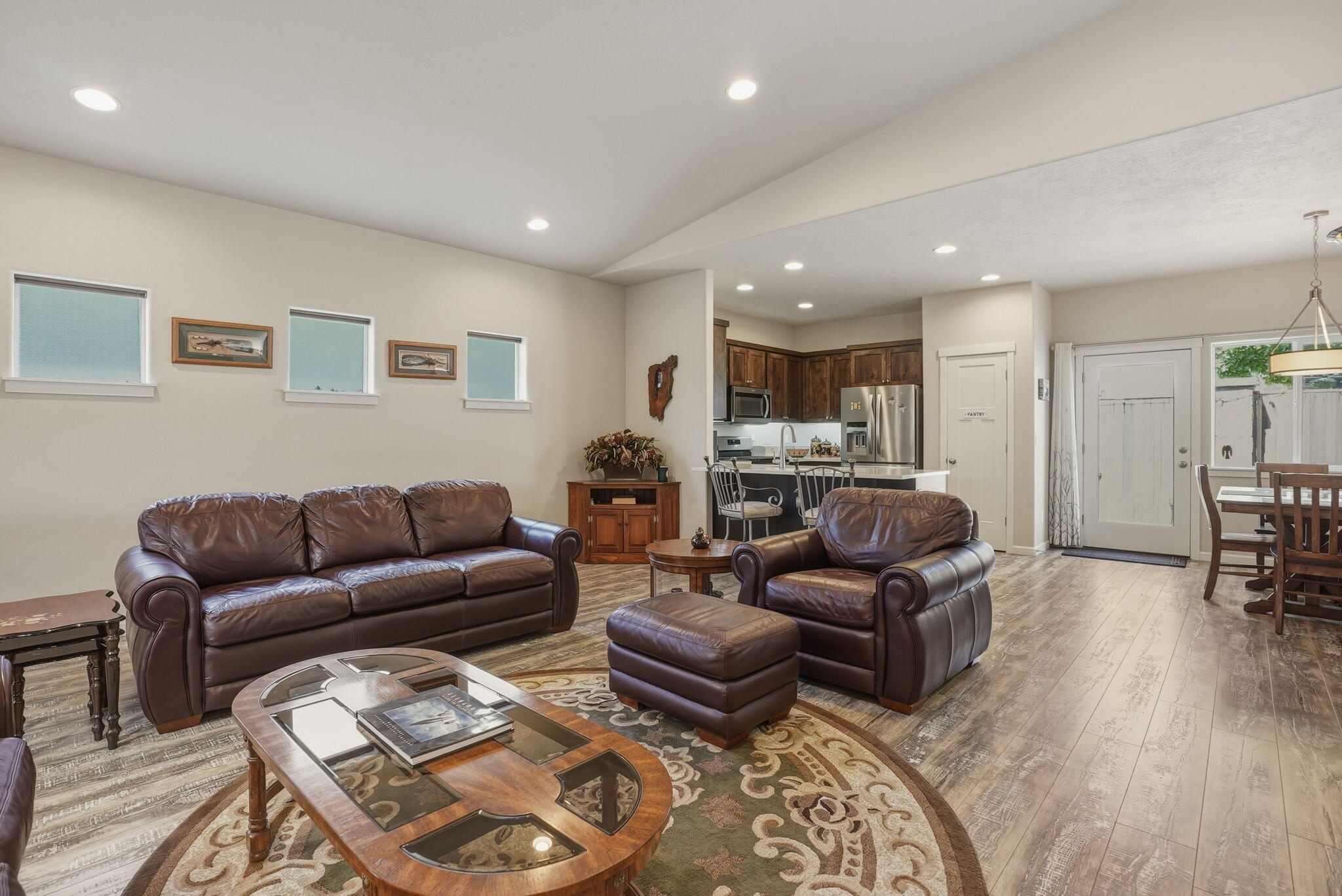 2933 NW Hemlock Lane