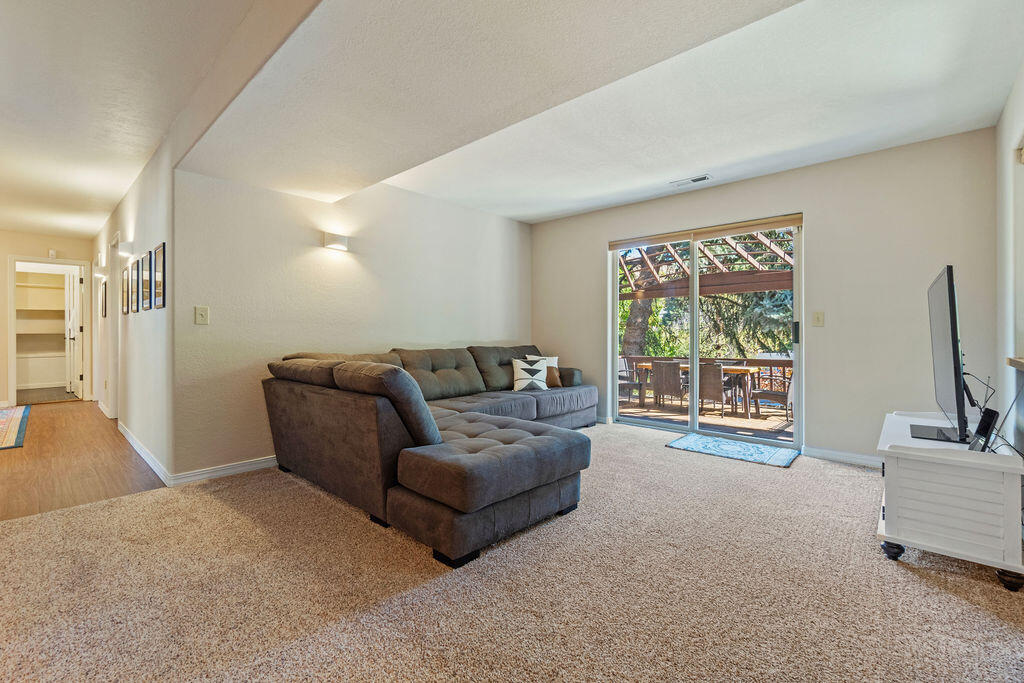Klamath Falls -Nob Hill - Residential