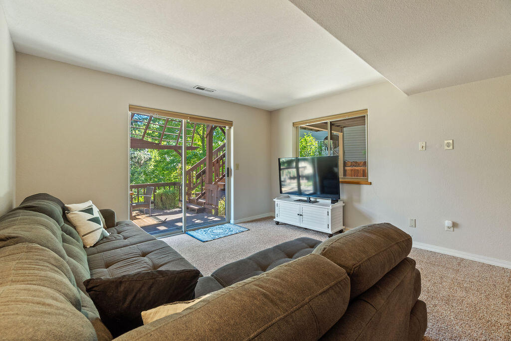 Klamath Falls -Nob Hill - Residential