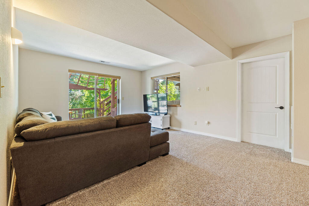 Klamath Falls -Nob Hill - Residential