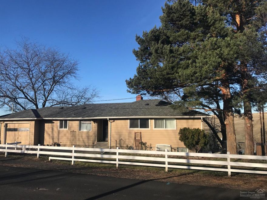 Huge 4 bedroom 2 bath home with breathtaking views of the city. The master suite is a must see. Down stairs could make a great income property with its private entrance in the back. Owner has done a lot of updates that make this home a wonderful find.