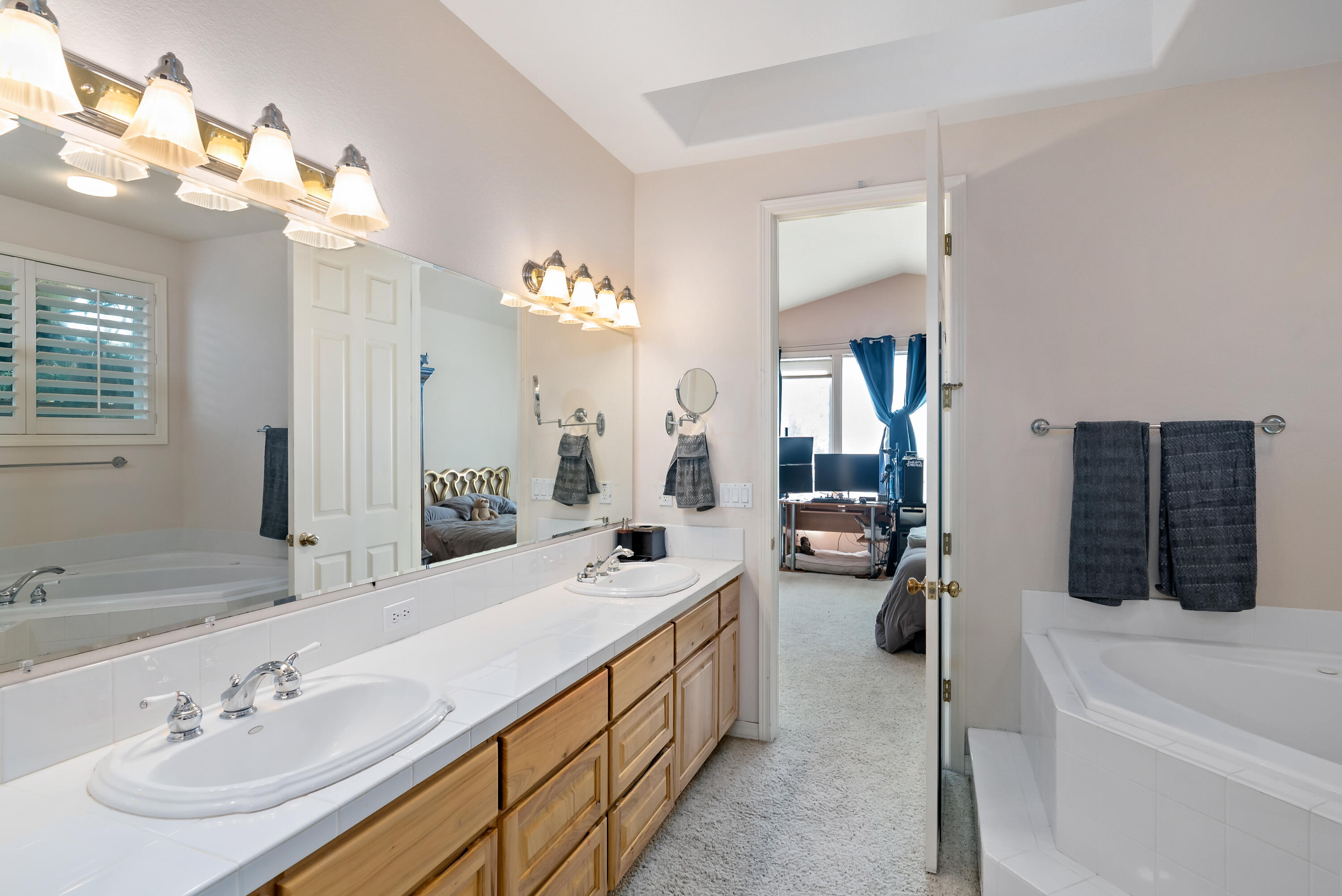 Broken Top - Residential