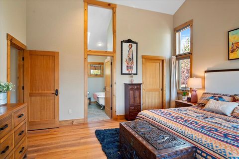 Tiny photo for 1777 Turnstone Road, Redmond, OR 97756 (MLS # 220211112)