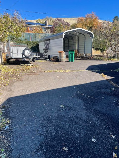 Tiny photo for 1735 Chinchalla Way, Klamath Falls, OR 97603 (MLS # 220211259)