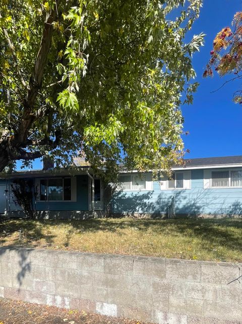 Tiny photo for 1735 Chinchalla Way, Klamath Falls, OR 97603 (MLS # 220211259)
