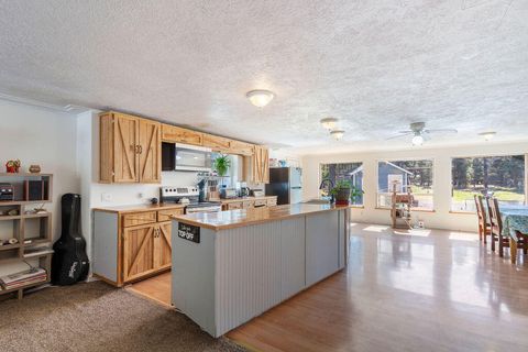 Tiny photo for 15931 Mt View Lane, La Pine, OR 97739 (MLS # 220218598)