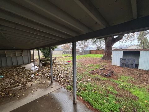 Tiny photo for 1333 Spring Street, Medford, OR 97504 (MLS # 220213088)