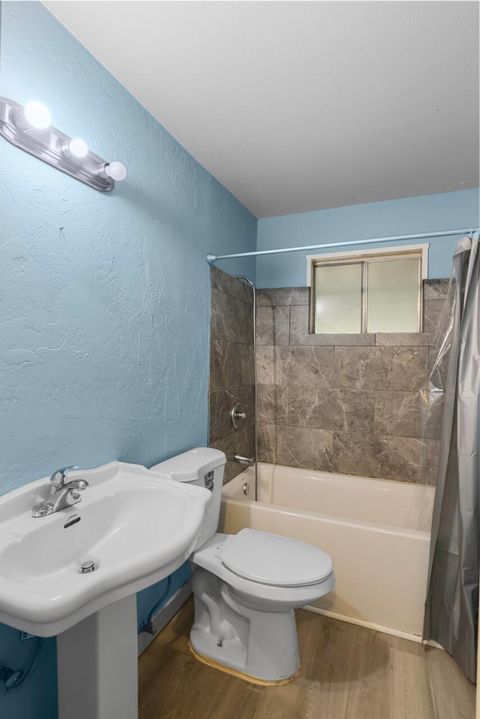 Tiny photo for 1333 Spring Street, Medford, OR 97504 (MLS # 220213088)