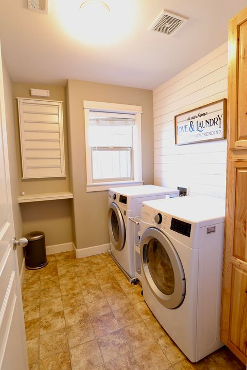 Tiny photo for 2773 NW Greenwood Avenue, Redmond, OR 97756 (MLS # 220217307)