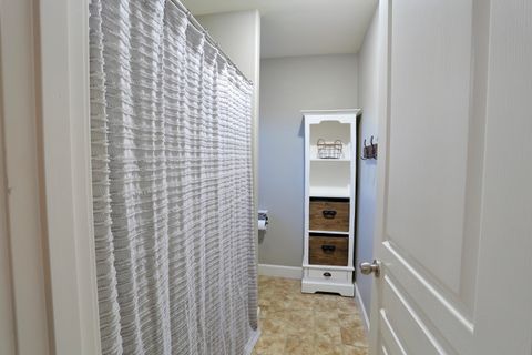 Tiny photo for 2773 NW Greenwood Avenue, Redmond, OR 97756 (MLS # 220217307)