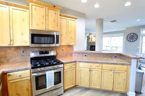 Tiny photo for 2773 NW Greenwood Avenue, Redmond, OR 97756 (MLS # 220217307)