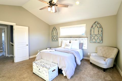 Tiny photo for 2773 NW Greenwood Avenue, Redmond, OR 97756 (MLS # 220217307)