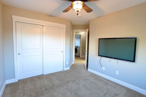 Tiny photo for 2773 NW Greenwood Avenue, Redmond, OR 97756 (MLS # 220217307)