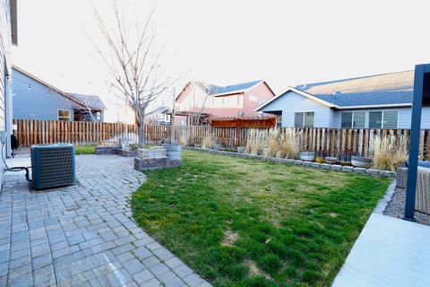 Tiny photo for 2773 NW Greenwood Avenue, Redmond, OR 97756 (MLS # 220217307)