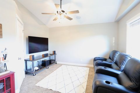 Tiny photo for 2773 NW Greenwood Avenue, Redmond, OR 97756 (MLS # 220217307)