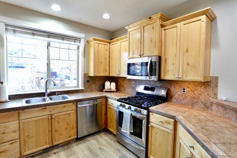 Tiny photo for 2773 NW Greenwood Avenue, Redmond, OR 97756 (MLS # 220217307)