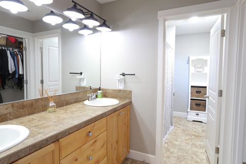 Tiny photo for 2773 NW Greenwood Avenue, Redmond, OR 97756 (MLS # 220217307)