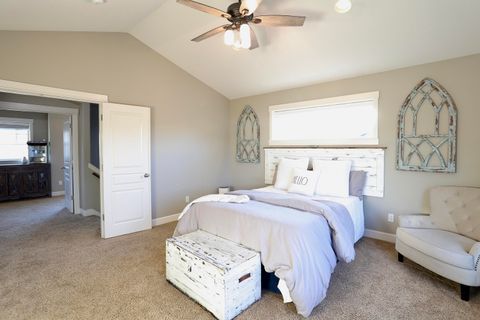 Tiny photo for 2773 NW Greenwood Avenue, Redmond, OR 97756 (MLS # 220217307)