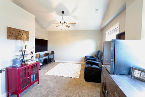 Tiny photo for 2773 NW Greenwood Avenue, Redmond, OR 97756 (MLS # 220217307)