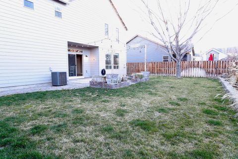 Tiny photo for 2773 NW Greenwood Avenue, Redmond, OR 97756 (MLS # 220217307)
