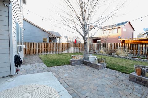 Tiny photo for 2773 NW Greenwood Avenue, Redmond, OR 97756 (MLS # 220217307)
