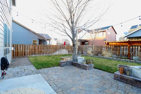 Tiny photo for 2773 NW Greenwood Avenue, Redmond, OR 97756 (MLS # 220217307)