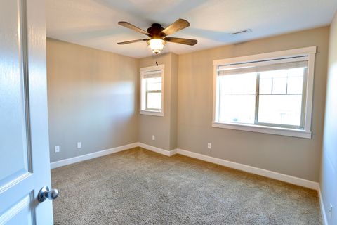 Tiny photo for 2773 NW Greenwood Avenue, Redmond, OR 97756 (MLS # 220217307)