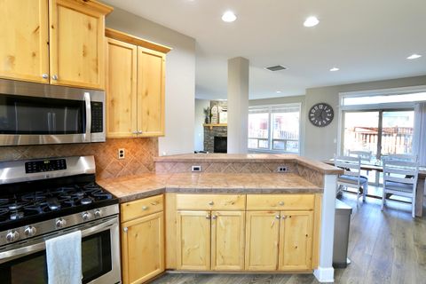 Tiny photo for 2773 NW Greenwood Avenue, Redmond, OR 97756 (MLS # 220217307)