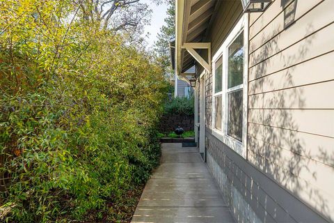 Tiny photo for 563 Rock - 152 Maple Street, Ashland, OR 97520 (MLS # 220212536)