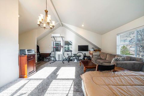 Tiny photo for 563 Rock - 152 Maple Street, Ashland, OR 97520 (MLS # 220212536)