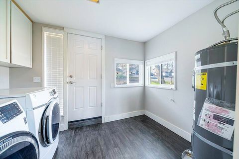 Tiny photo for 563 Rock - 152 Maple Street, Ashland, OR 97520 (MLS # 220212536)