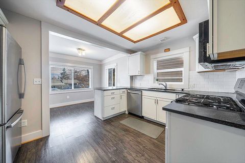 Tiny photo for 563 Rock - 152 Maple Street, Ashland, OR 97520 (MLS # 220212536)