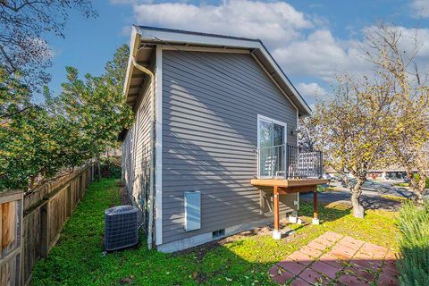 Tiny photo for 563 Rock - 152 Maple Street, Ashland, OR 97520 (MLS # 220212536)