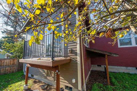 Tiny photo for 563 Rock - 152 Maple Street, Ashland, OR 97520 (MLS # 220212536)