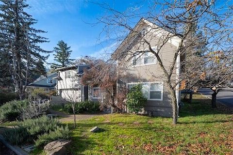 Tiny photo for 563 Rock - 152 Maple Street, Ashland, OR 97520 (MLS # 220212536)