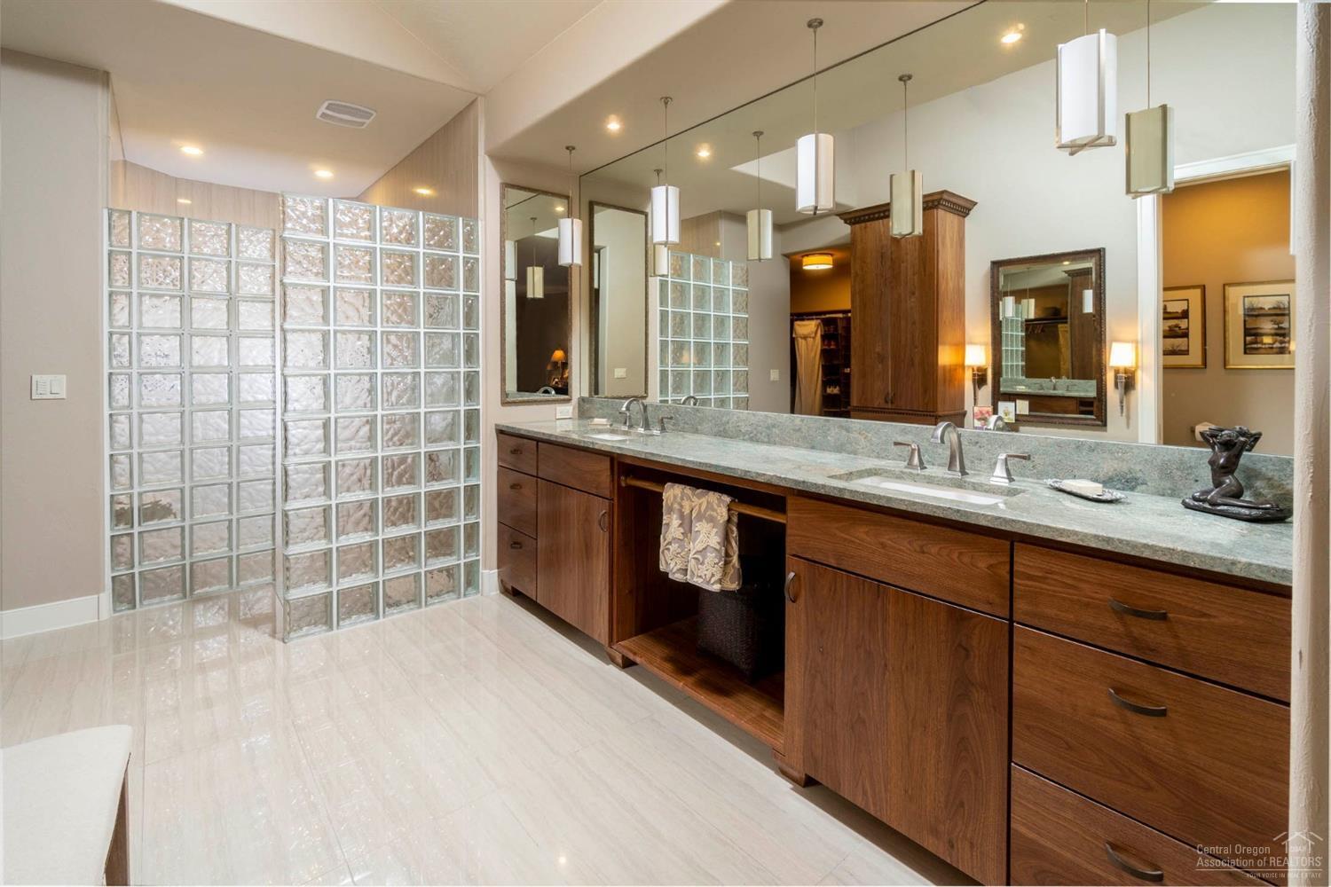 Broken Top - Residential