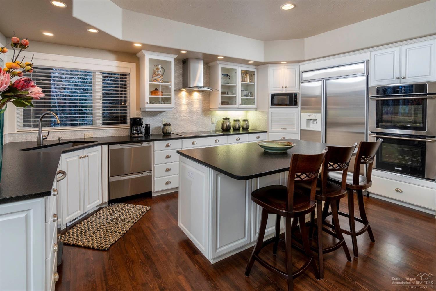 Broken Top - Residential