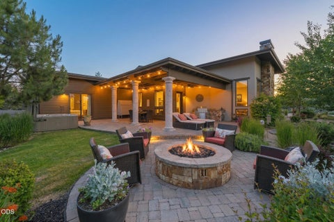 Photo of 19372 Seaton Loop, Bend, OR 97702 (MLS # 220223379)