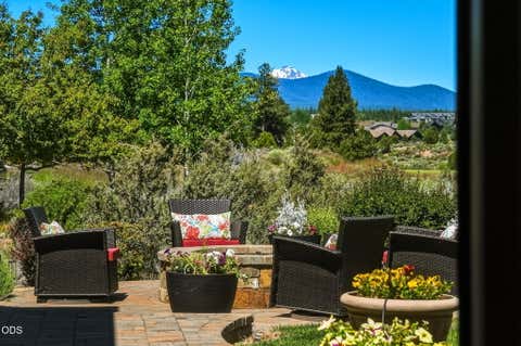 Tiny photo for 19372 Seaton Loop, Bend, OR 97702 (MLS # 220223379)