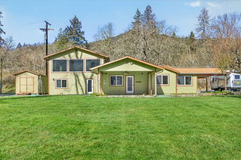 423 Fielder Lane Grants Pass OR 97526