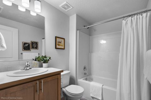 Tiny photo for 3718 Luchu Street, Medford, OR 97504 (MLS # 220216982)