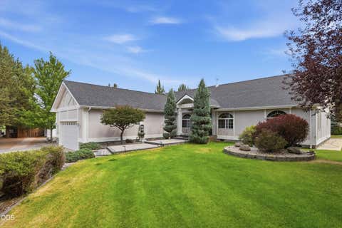 Tiny photo for 3500 NW Ivancovich Way, Redmond, OR 97756 (MLS # 220227029)
