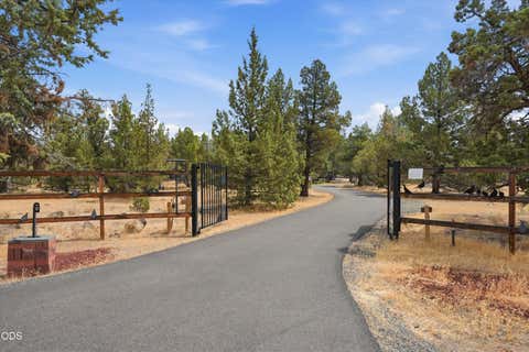 Tiny photo for 3500 NW Ivancovich Way, Redmond, OR 97756 (MLS # 220227029)
