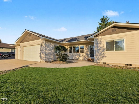 3611 BOULDER LN, KLAMATH FALLS, OR 97603 - Image 2d12a2cb68fed3557ced984b4216e2d0/1613678757