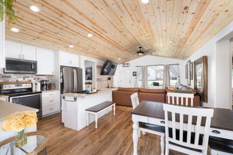 Tiny photo for 541 SW Sunrise Circle, Metolius, OR 97741 (MLS # 220224353)