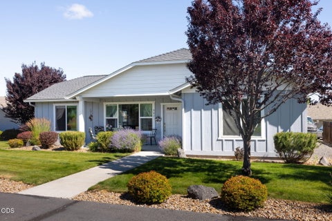 Photo of 541 SW Sunrise Circle, Metolius, OR 97741 (MLS # 220224353)