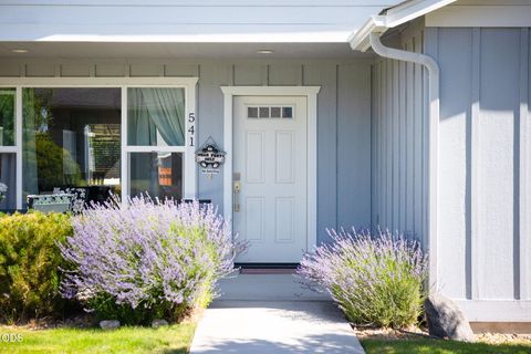 Tiny photo for 541 SW Sunrise Circle, Metolius, OR 97741 (MLS # 220224353)