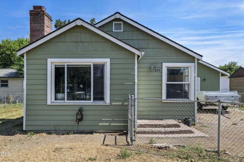 Photo of 834 NW Ewen Street, Prineville, OR 97754 (MLS # 220227435)