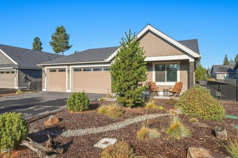 Photo of 51953 Campfire Drive, La Pine, OR 97739 (MLS # 220228931)