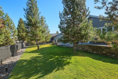 Tiny photo for 51953 Campfire Drive, La Pine, OR 97739 (MLS # 220228931)